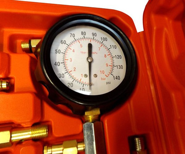 Tester ciśnienia wtrysku benzyny miernik sprężania TU-114 Truck Car Petrol Diesel Fuel Pressure Gauge Tester Kit Tool Set Injector 1014G zdjęcie nr 6